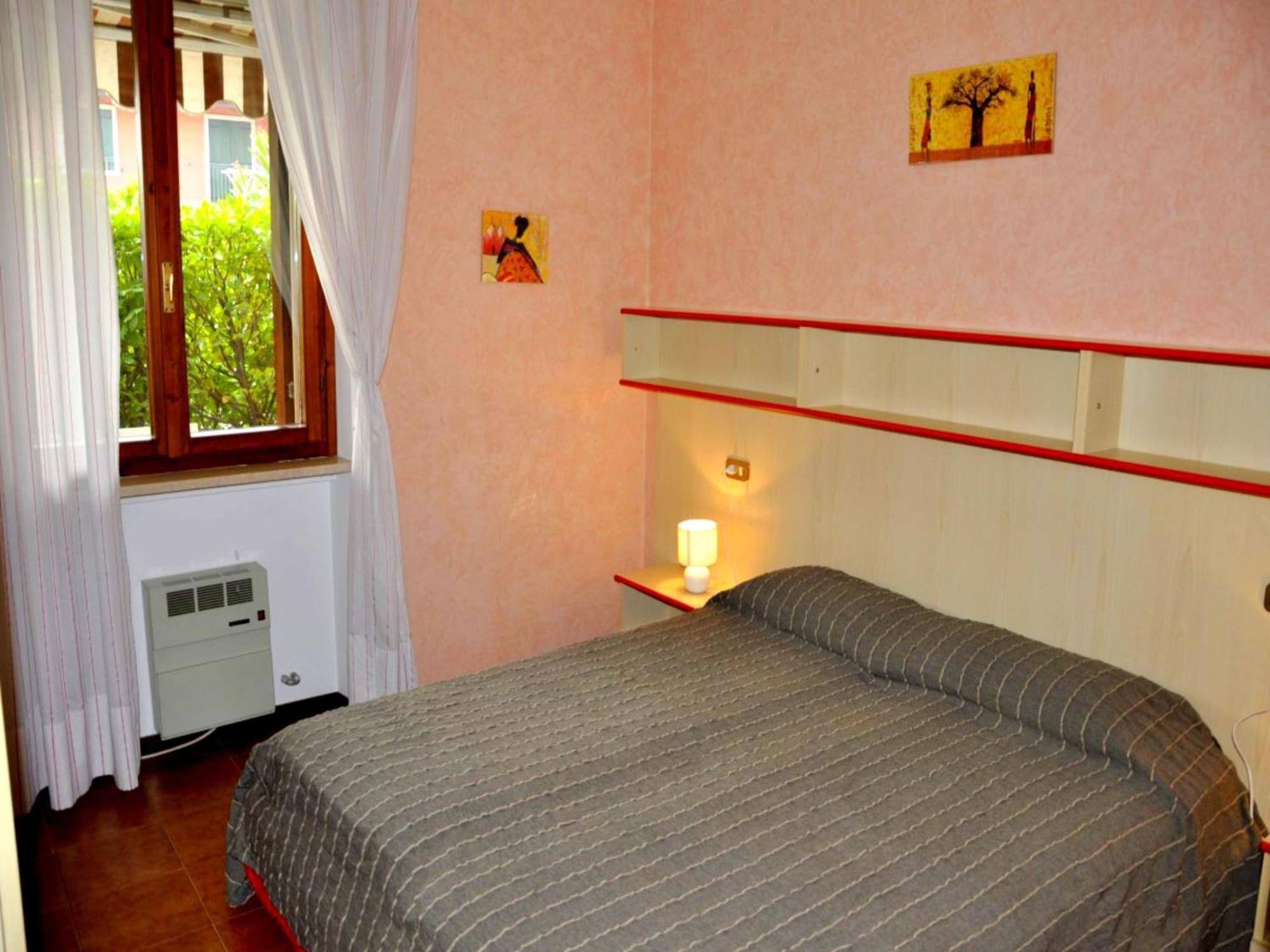 Enticing Holiday Home In Lazise With Swimming Pool מראה חיצוני תמונה